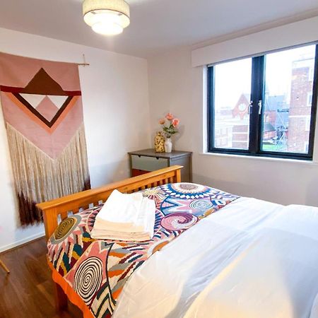2 Bed Shoreditch Home With Parking London Exterior photo