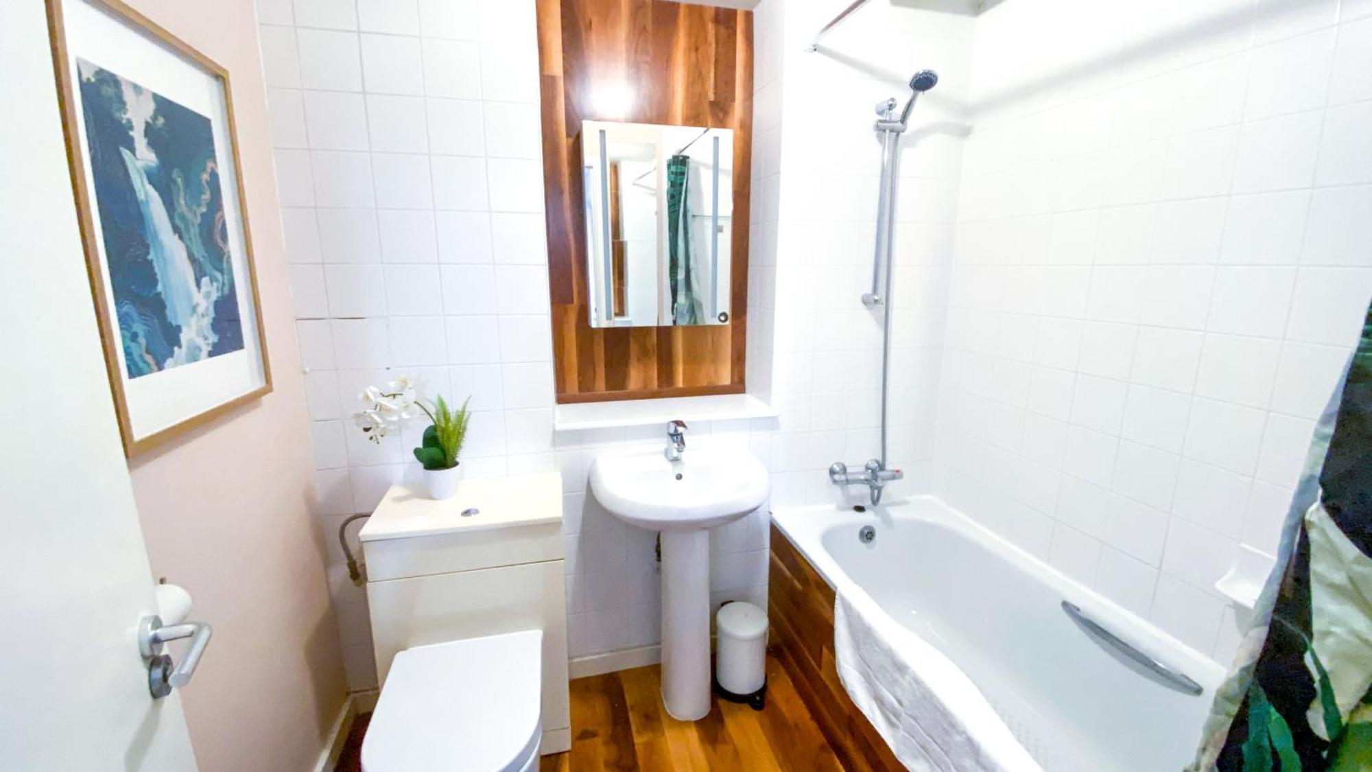 2 Bed Shoreditch Home With Parking London Exterior photo