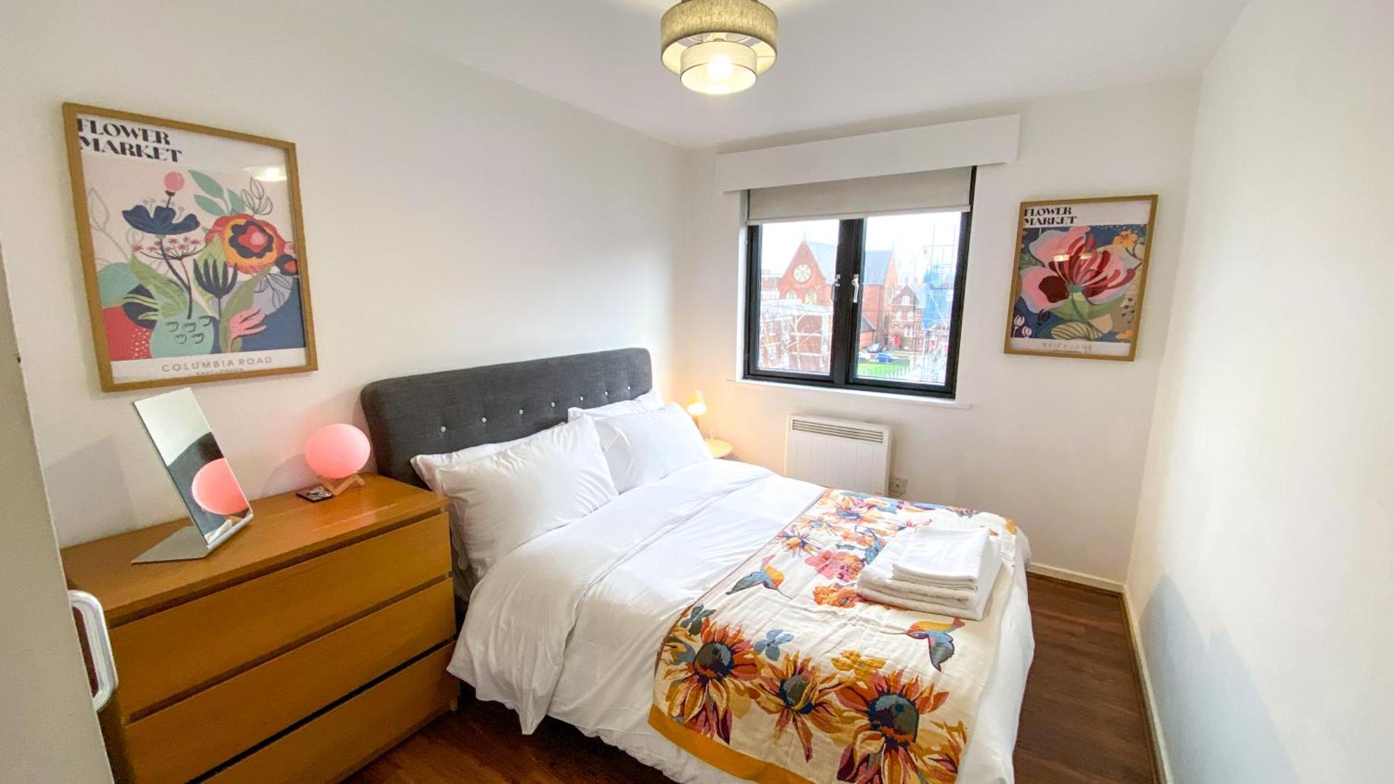 2 Bed Shoreditch Home With Parking London Exterior photo